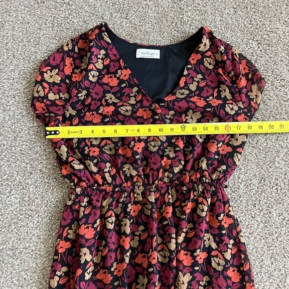 NWOT Kaileigh Floral Dress Floral Black Red Size Medium - Picture 11 of 14